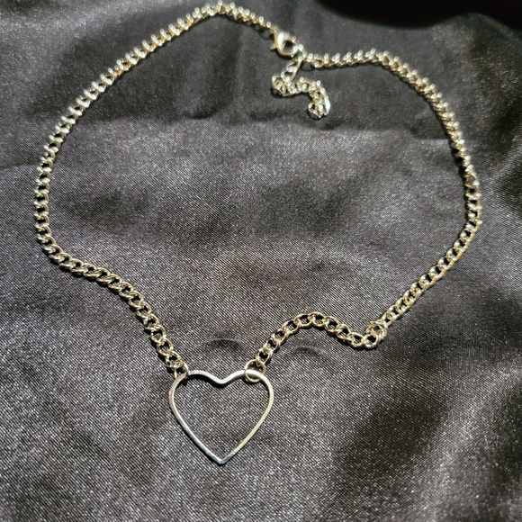 Jewelry - Minimalist heart necklace